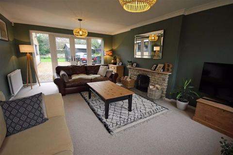 5 Caistor Road, Gretton, Corby, NN17 3DL