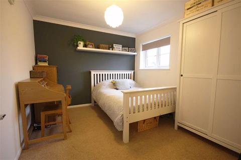 5 Caistor Road, Gretton, Corby, NN17 3DL