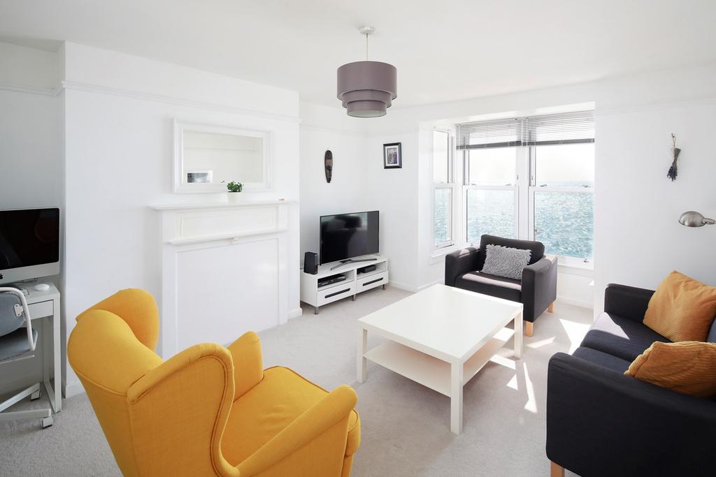 The Esplanade, Sandgate, Folkestone, CT20 3 bed apartment £297,500
