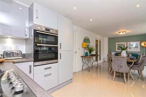 38 Geranium Drive, Worthing, BN13 3WQ