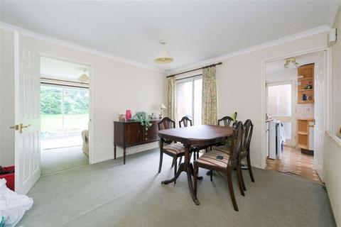 20 Burghfield, Epsom, KT17 4ND