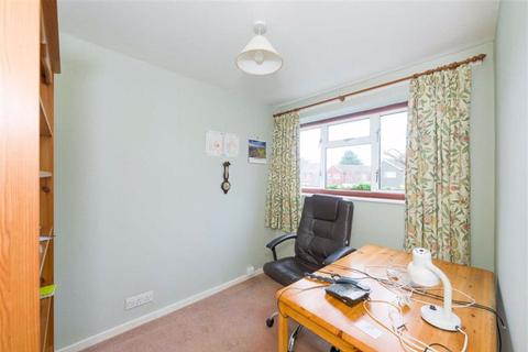 20 Burghfield, Epsom, KT17 4ND