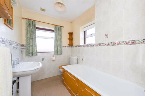 20 Burghfield, Epsom, KT17 4ND