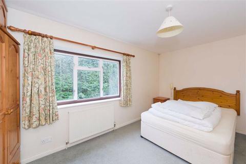 20 Burghfield, Epsom, KT17 4ND