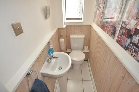 4 Walnut Road, Bottesford, Nottingham, NG13 0AY