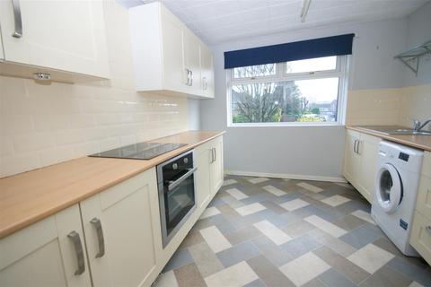 111 Foxcroft Drive, Brighouse, HD6 3PH
