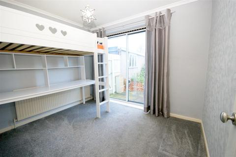 111 Foxcroft Drive, Brighouse, HD6 3PH