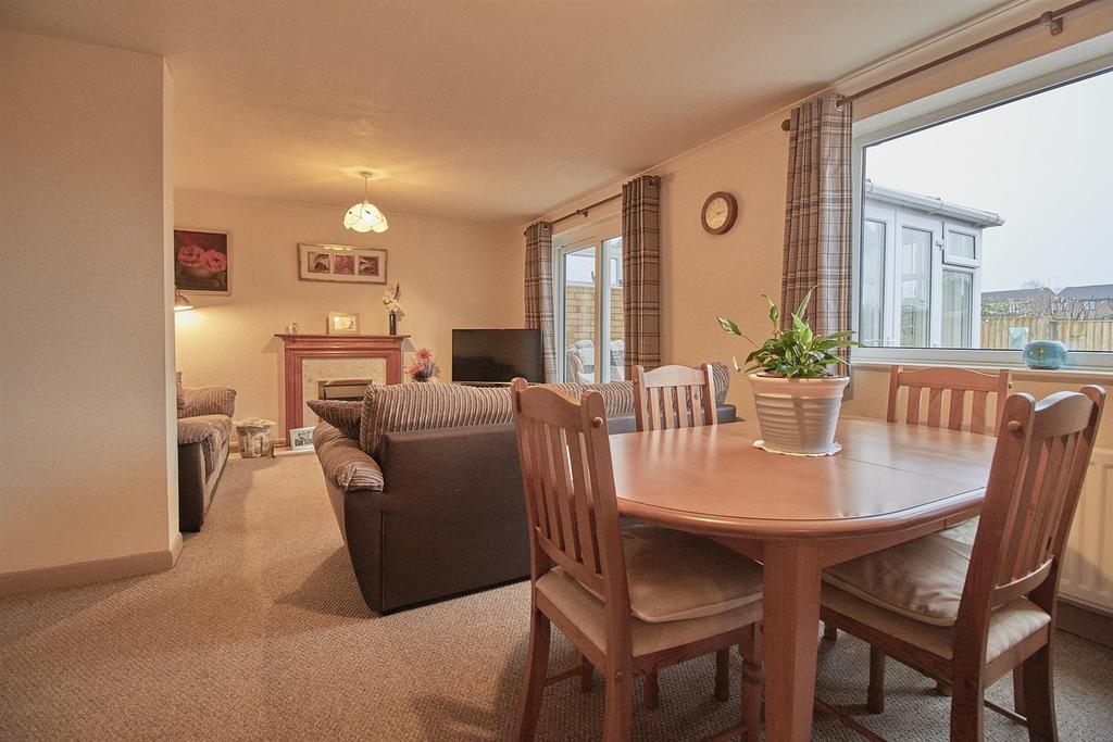 Hereford Close, Barwell 3 bed semidetached house £195,000