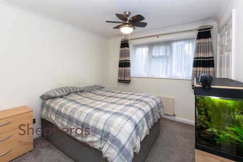 36 Isabel Gate, Cheshunt, Waltham Cross, EN8 0XL