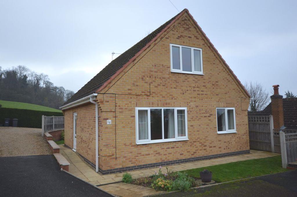 Orchard Close, Burton Joyce 3 bed detached house £875 pcm (£202 pw)