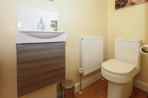 22 Parsonage Field, Doddinghurst, Brentwood, CM15 0RN