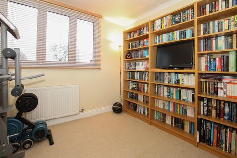 22 Parsonage Field, Doddinghurst, Brentwood, CM15 0RN