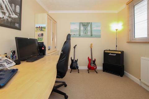 22 Parsonage Field, Doddinghurst, Brentwood, CM15 0RN