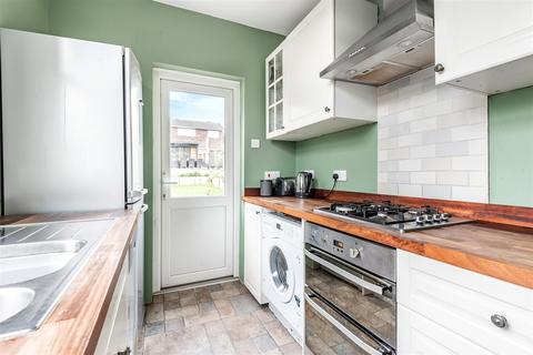 30 Hobart Road, Worcester Park, KT4 8SP
