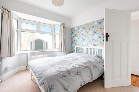 30 Hobart Road, Worcester Park, KT4 8SP
