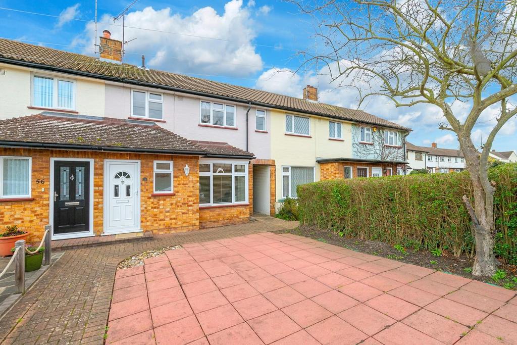 Green Glade, Theydon Bois, Epping 3 bed terraced house £1,700 pcm (£