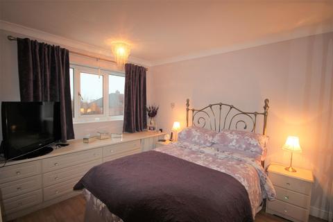 64 Washerwall Lane, Werrington, Stoke-on-trent, ST9 0LH