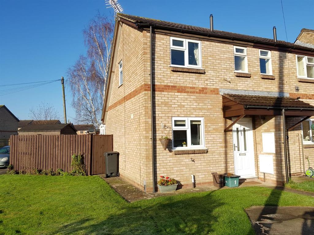 Squirrel Close, Quedgeley, Gloucester 2 bed end of terrace house for