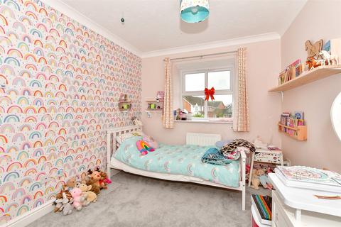 12 Downs Close, Headcorn, Ashford, TN27 9UG