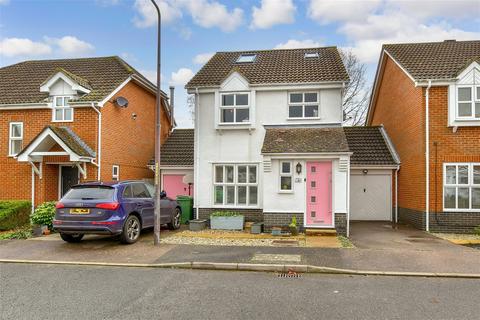 12 Downs Close, Headcorn, Ashford, TN27 9UG