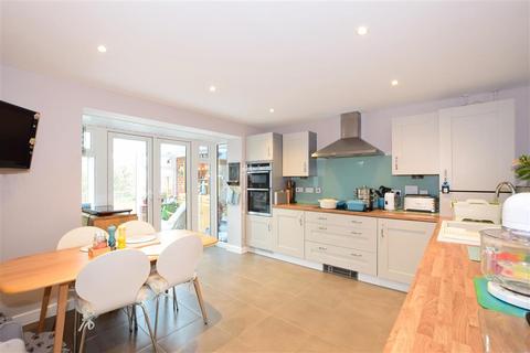 14 Bridger Close, Felpham, Bognor Regis, PO22 8FT