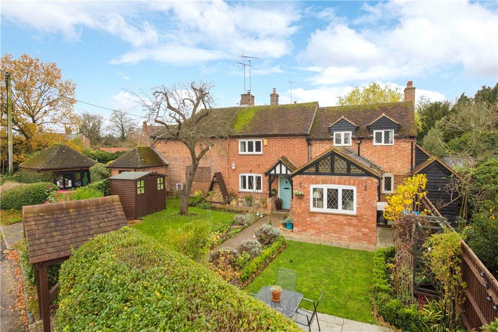 West End, Weston Turville, Aylesbury, Buckinghamshire, HP22 4 bed semi