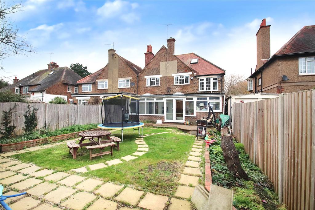 Irvine Road, Littlehampton, West Sussex 5 bed semidetached house £380,000