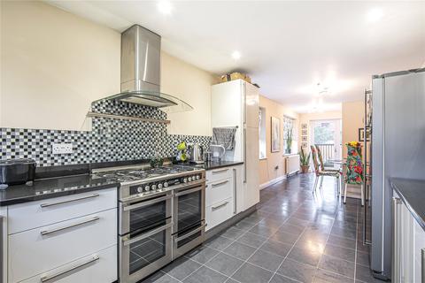 32 Brook Way, Romsey, SO51 7JZ