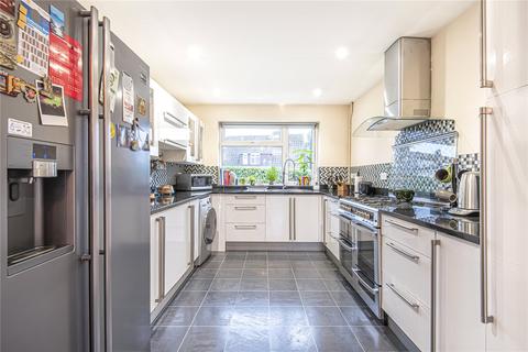 32 Brook Way, Romsey, SO51 7JZ
