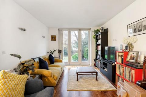 2 bedroom flat to rent, Maresfield Gardens, Hampstead, NW3