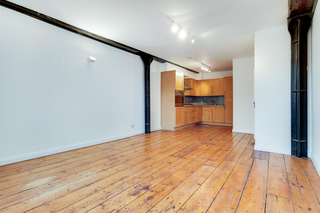 Living/Kitchen Space