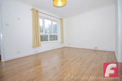 2 bedroom maisonette to rent, Gibbs Couch, Carpenders Park
