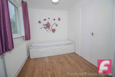 2 bedroom maisonette to rent, Gibbs Couch, Carpenders Park