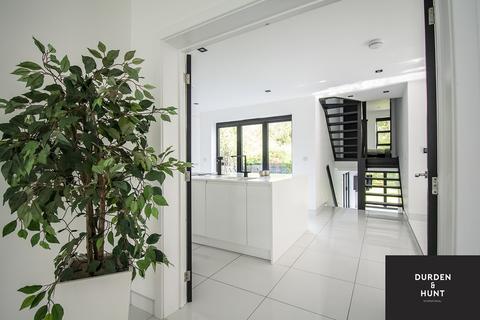 82 Compton Avenue, Poole, BH14 8PY