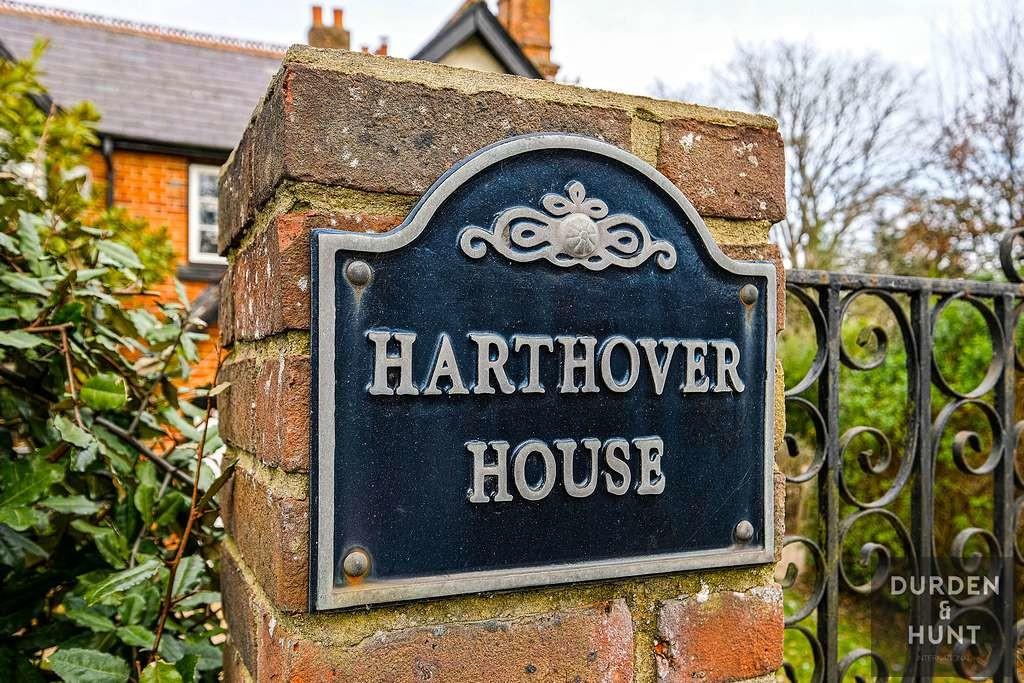 Hawley Road, Camberley, Surrey, GU17 6 bed detached house £950,000