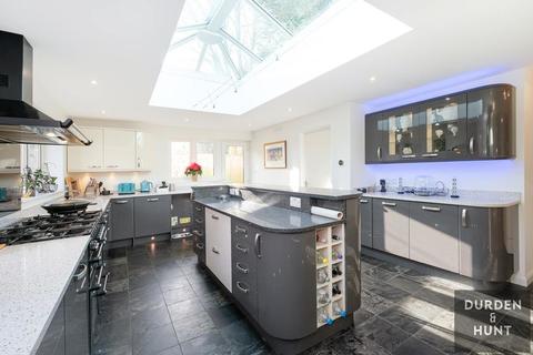 27 Abingdon Road, Sandhurst, GU47 9RN
