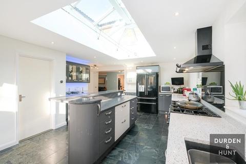 27 Abingdon Road, Sandhurst, GU47 9RN