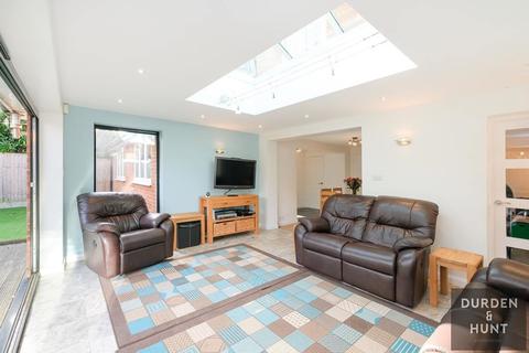27 Abingdon Road, Sandhurst, GU47 9RN