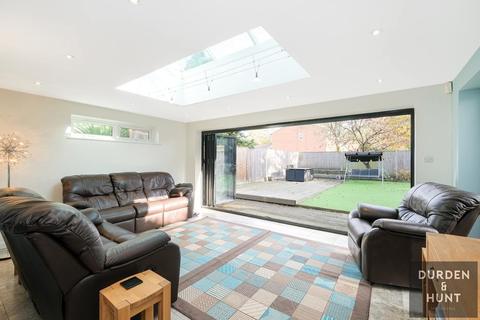 27 Abingdon Road, Sandhurst, GU47 9RN