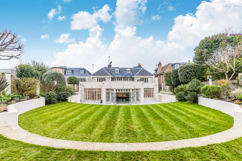 5 Roehampton Gate, London, SW15 5JR