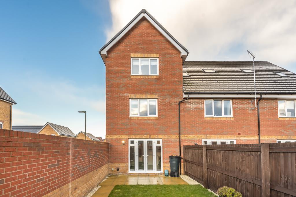 Didcot, Oxfordshire, OX11 4 bed end of terrace house for sale £375,000
