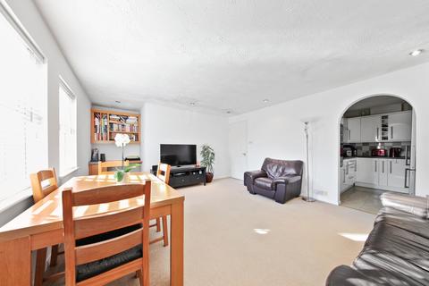 16 Mallard Close, London, W7 2PX
