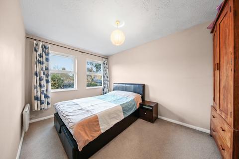 16 Mallard Close, London, W7 2PX