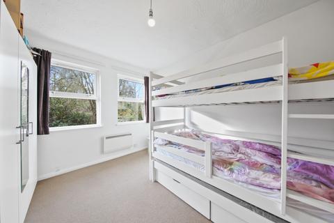 16 Mallard Close, London, W7 2PX
