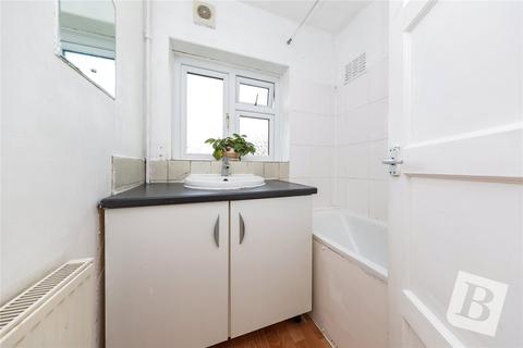 12 Kingsbridge Close, Romford, RM3 8PB