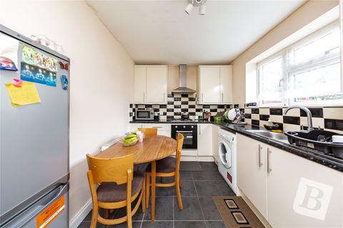 12 Kingsbridge Close, Romford, RM3 8PB