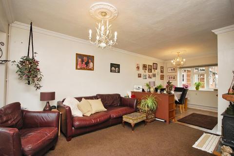 119 Hutton Drive, Hutton, Brentwood, CM13 1QN