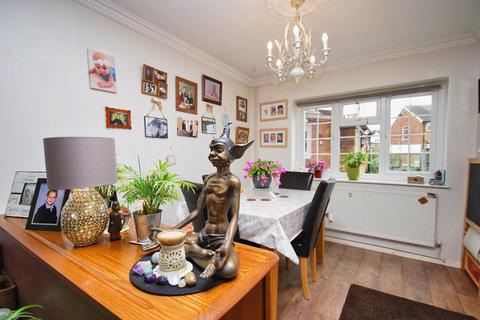 119 Hutton Drive, Hutton, Brentwood, CM13 1QN