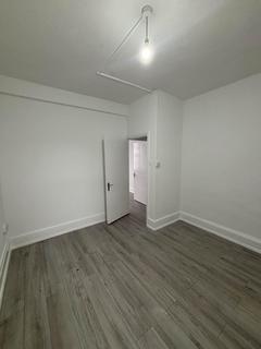 2 bedroom flat to rent, Mount pleasant N17
