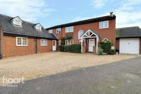 2 Fildyke Close, Meppershall, Shefford, SG17 5LF